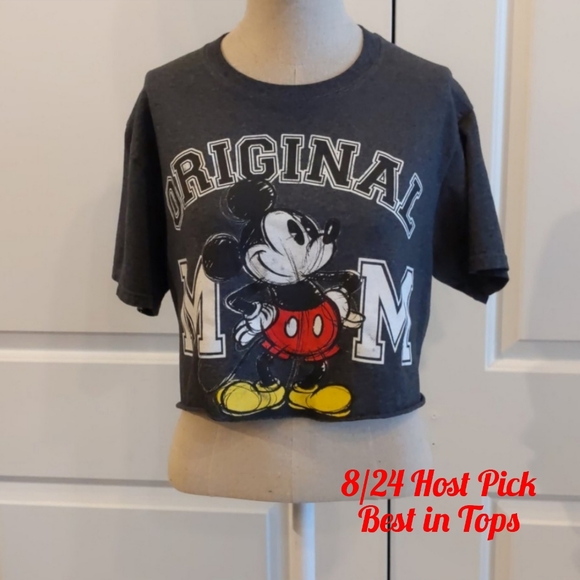 Disney Tops - 8/24 Host Pick! Disney Mickey crop top